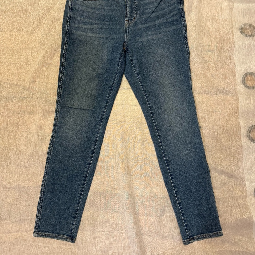Madewell 10” High Rise Skinny Crop Jeans
